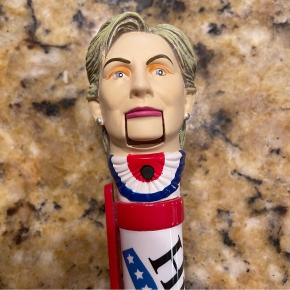 Laughing Hillary Clinton Political Ink Pen gag gift Hillary 4 President Novelty - Picture 5 of 6